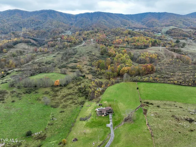 $680,000 | 5639 Mountain Road, Cedar Bluff, VA 24609