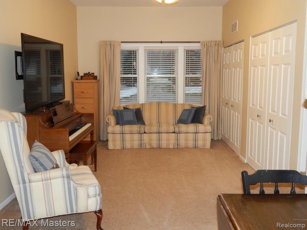 8619 Willow Road Willis, MI 48191 - Photo 2 of 9 Living room.jpg