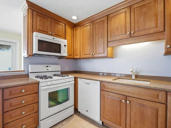$700,000 | 178 North End Boulevard, Unit F, Salisbury, MA 01952
