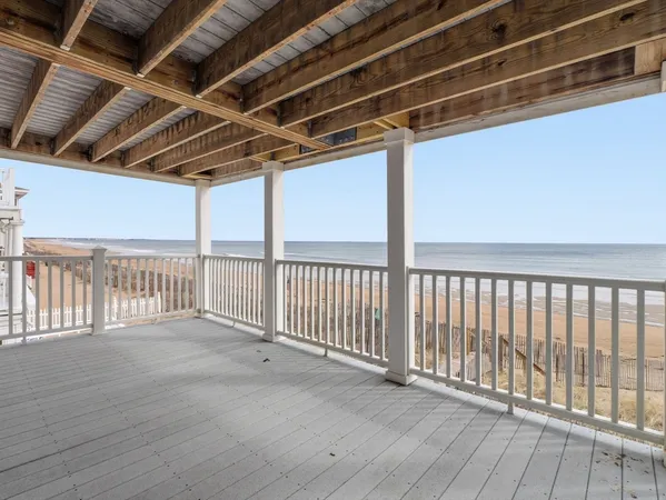 $700,000 | 178 North End Boulevard, Unit F, Salisbury, MA 01952