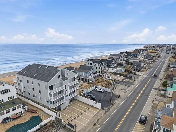 $700,000 | 178 North End Boulevard, Unit F, Salisbury, MA 01952