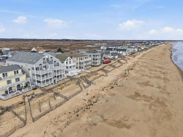 $700,000 | 178 North End Boulevard, Unit F, Salisbury, MA 01952