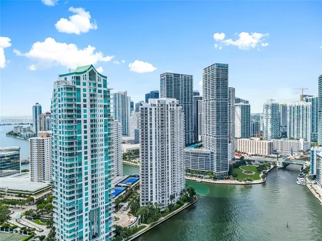 $1,215,000 | 901 Brickell Key Boulevard, Unit 1009, Miami, FL 33131