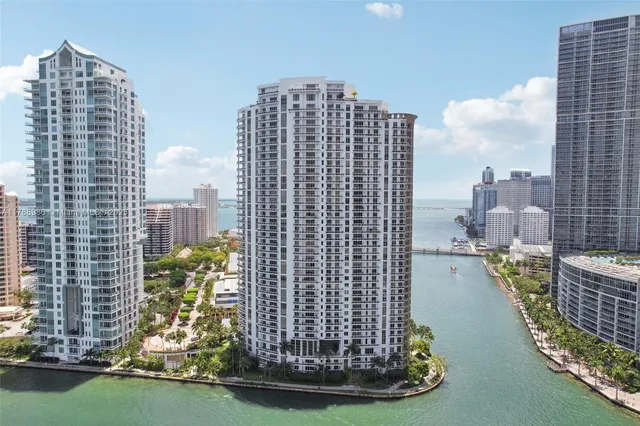 $1,215,000 | 901 Brickell Key Boulevard, Unit 1009, Miami, FL 33131