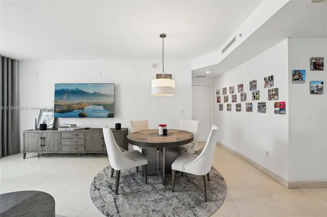 $1,215,000 | 901 Brickell Key Boulevard, Unit 1009, Miami, FL 33131