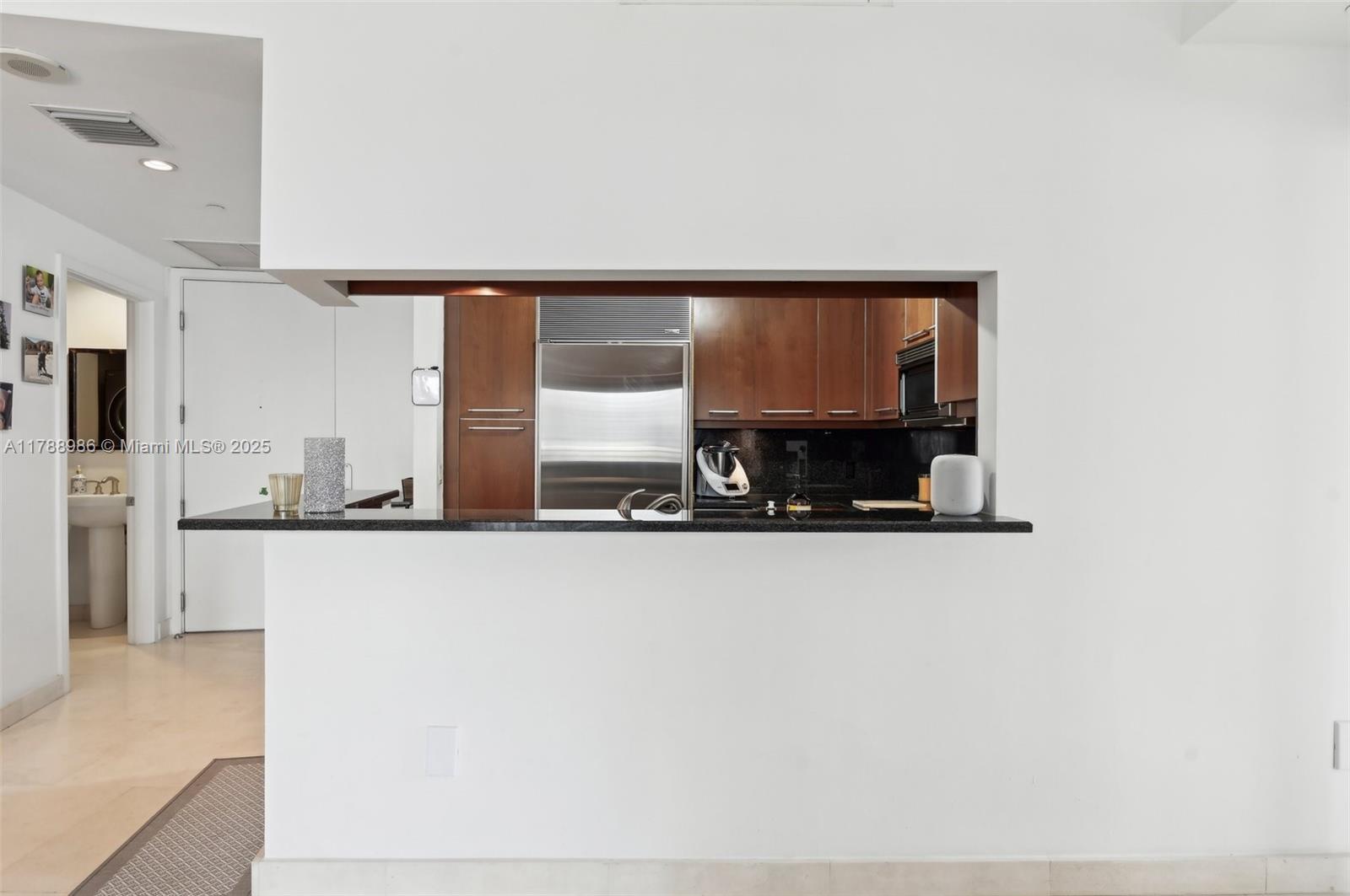 901 Brickell Key Boulevard, Unit 1009 Miami, FL 33131 - Photo 8 of 28