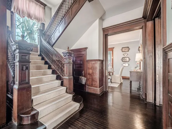 $525,000 | 1403 Southeast 2nd Street, Evansville, IN 47713