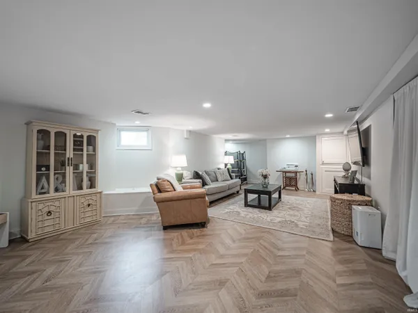 $525,000 | 1403 Southeast 2nd Street, Evansville, IN 47713