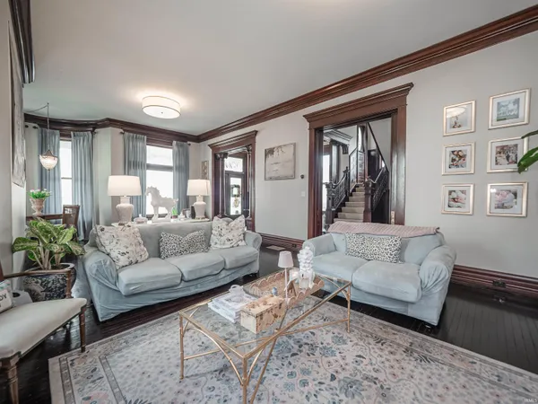 $499,000 | 1403 Southeast 2nd Street, Evansville, IN 47713