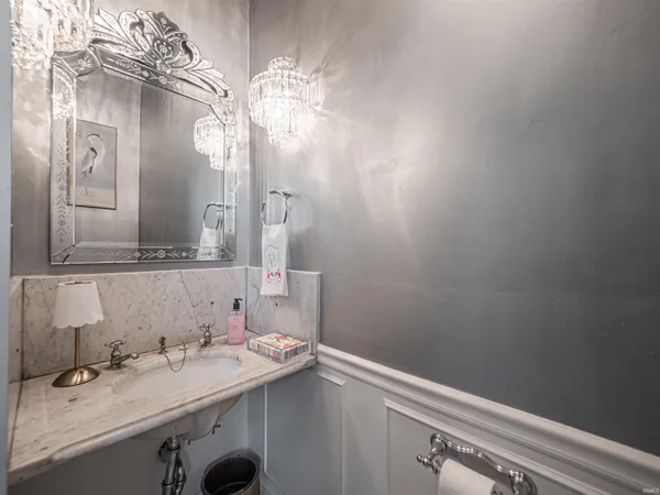 $525,000 | 1403 Southeast 2nd Street, Evansville, IN 47713