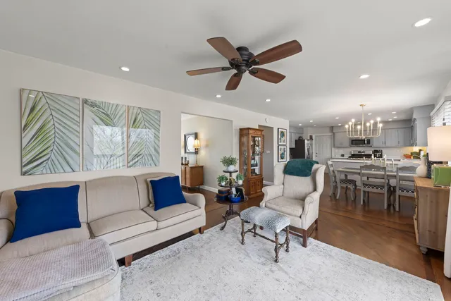 $628,000 | 309 Carriage Hill Road, Naperville, IL 60565