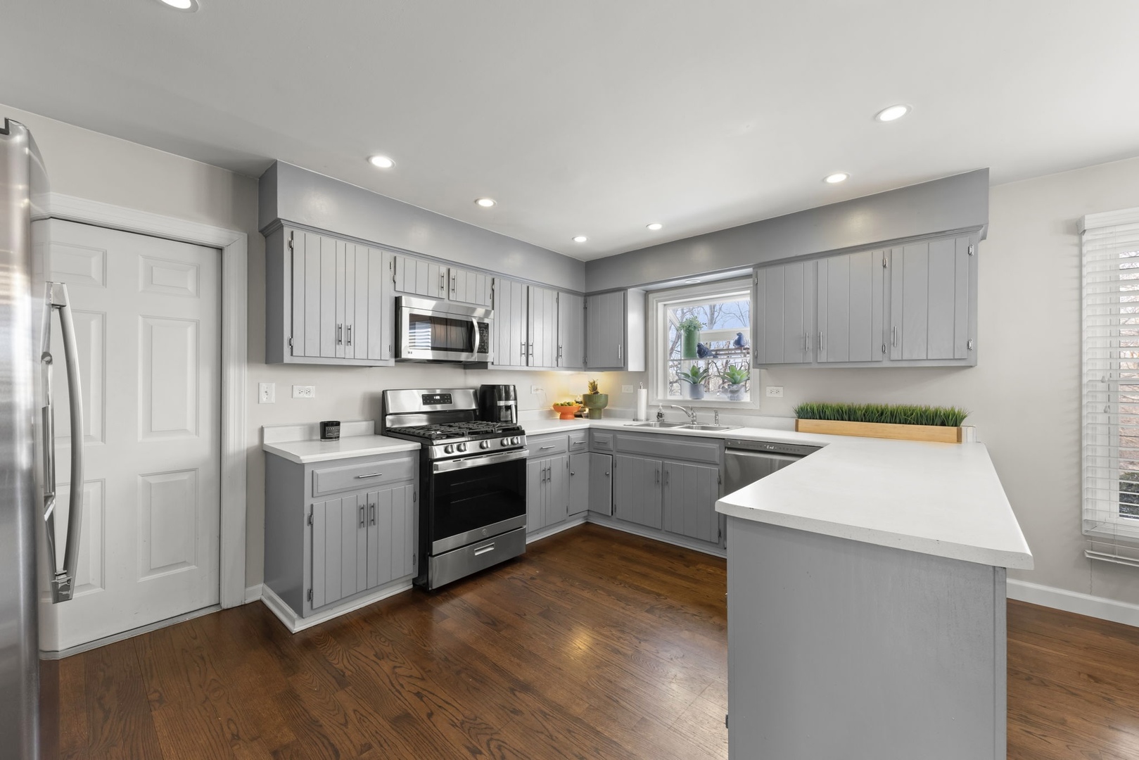 309 Carriage Hill Road Naperville, IL 60565 - Photo 6 of 31