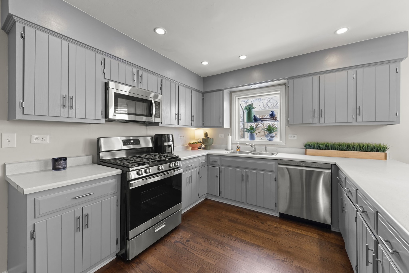 309 Carriage Hill Road Naperville, IL 60565 - Photo 7 of 31