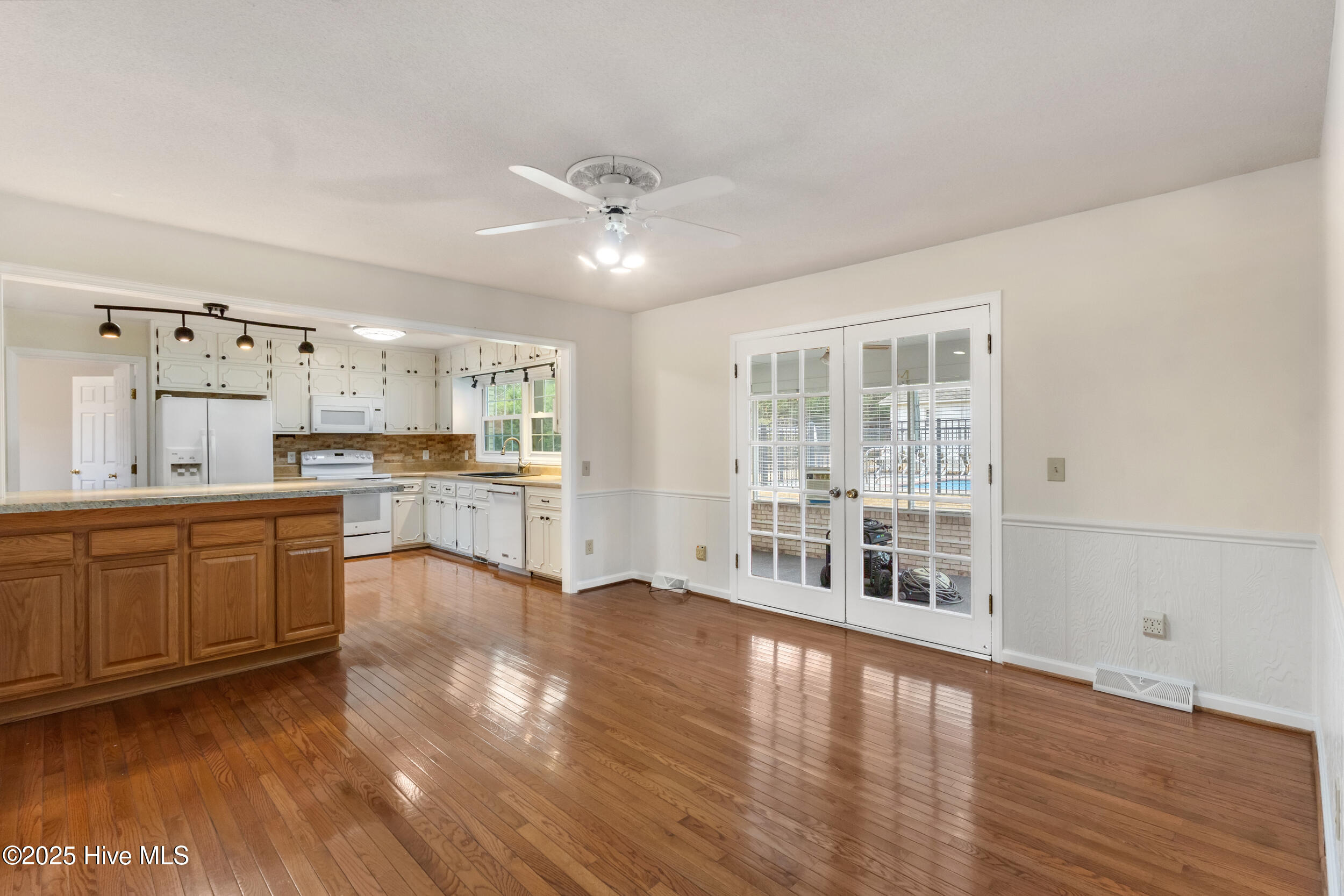 605 Windemere Road Wilmington, NC 28405 - Photo 11 of 32 605 Windemere Road (11)