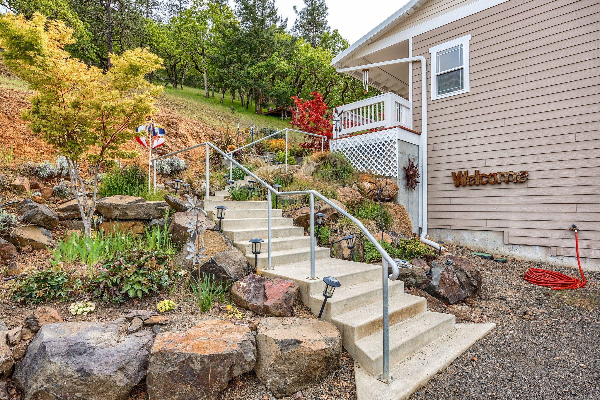 1011 Wren Ridge Drive Eagle Point, OR 97524 - Photo 36 of 89 Front Entry Stairs-Walkway