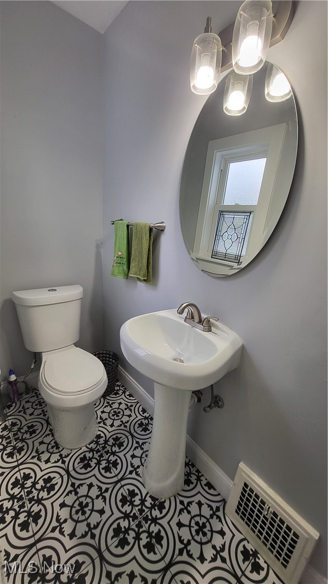 9304 Snow Road Cleveland, OH 44130 - Photo 12 of 25 Gallery Image 12