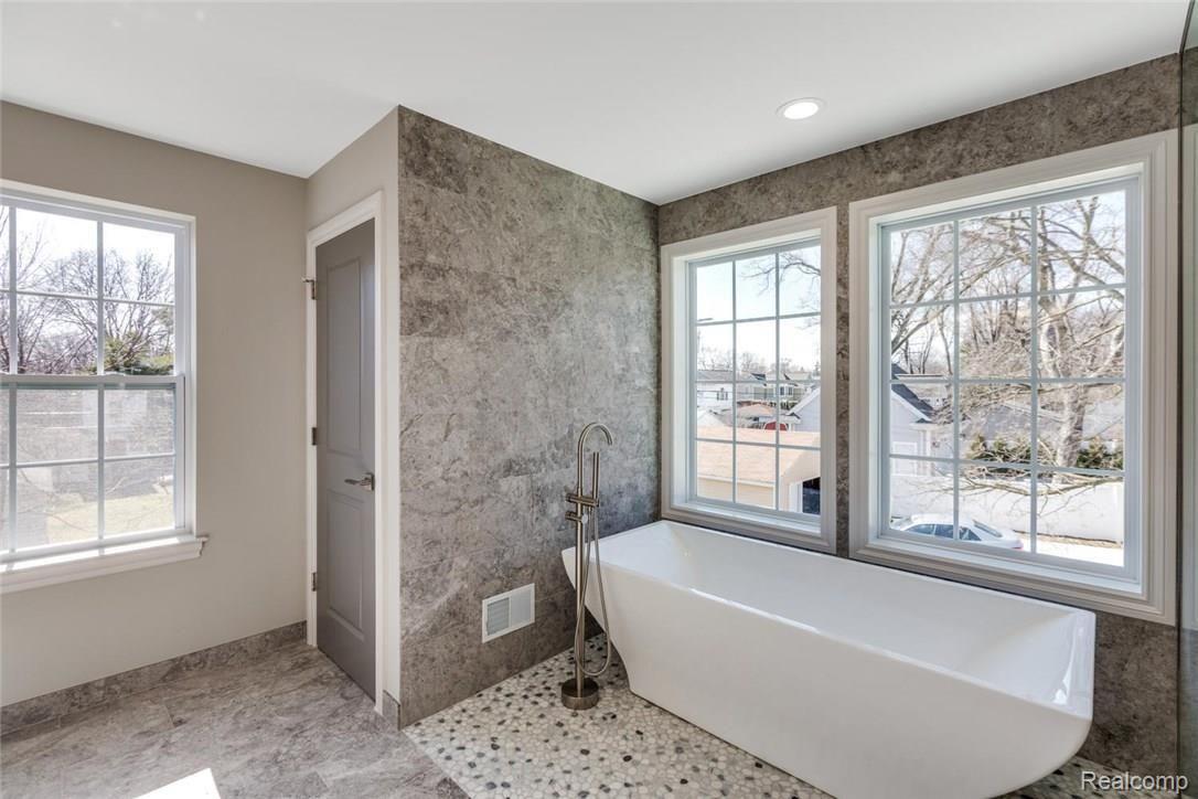 2578 Pembroke Road Birmingham, MI 48009 - Photo 29 of 32 2578 Pembroke Rd Birmingham MI-large-024-19-2578 Pembroke Rd00024-1500x1000-72dpi.jpg