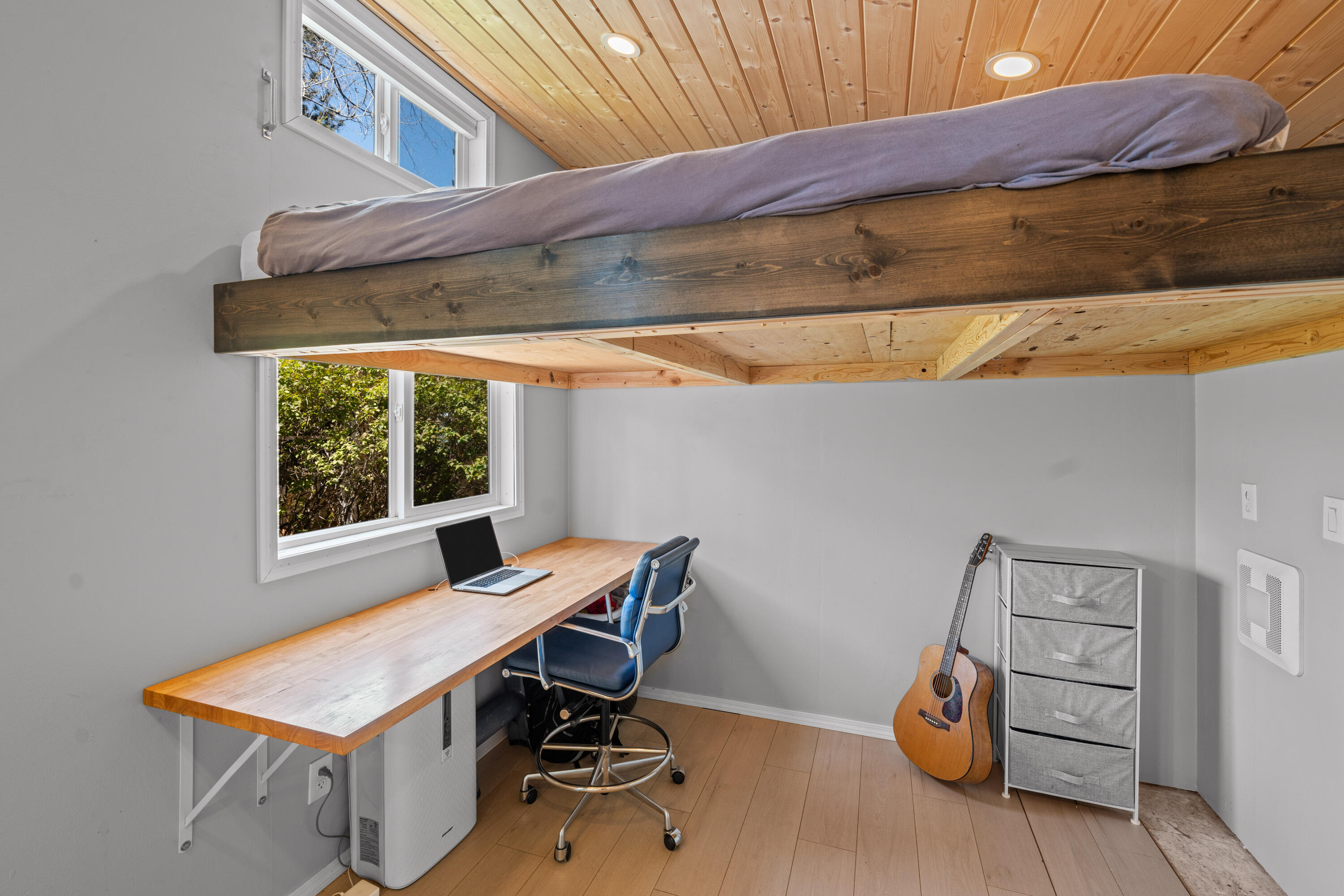 847 Northeast Jones Road Bend, OR 97701 - Photo 25 of 29 32-print-Riley_Visuals-32