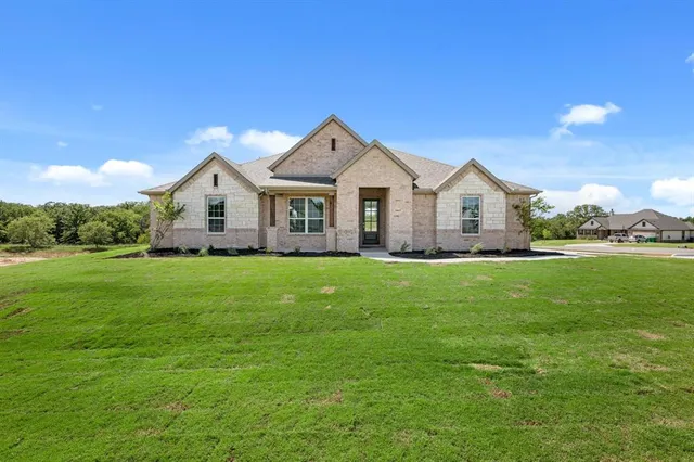 $420,000 | 106 Brush Crk Drive, Boyd, TX 76023