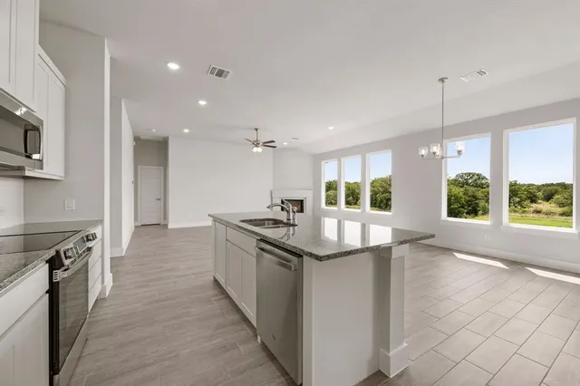 $420,000 | 106 Brush Crk Drive, Boyd, TX 76023