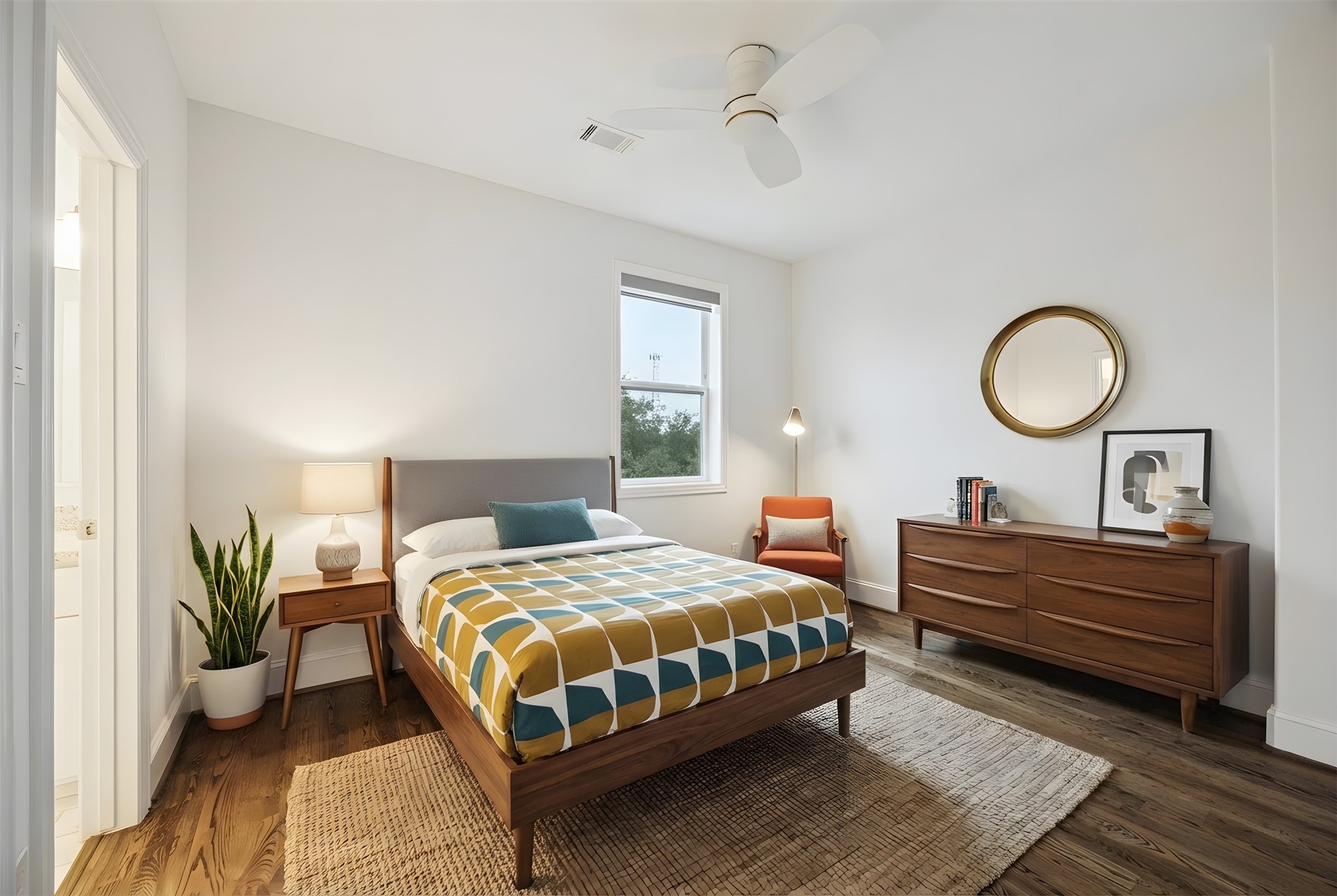 1630 West 24th Street Houston, TX 77008 - Photo 15 of 24 9x10 third level bdrm. private bath, large closet, hard wood floors. THIS PHOTO IS DIGITALLY STAGED.