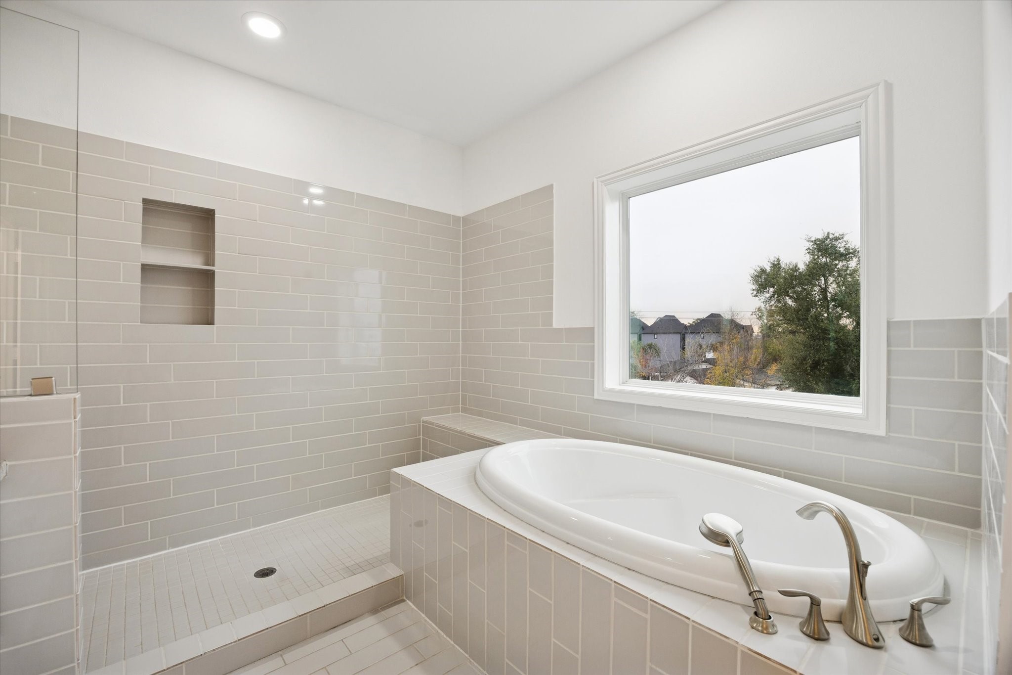 1630 West 24th Street Houston, TX 77008 - Photo 8 of 24 primary bath, sleek design, large soaking tub.