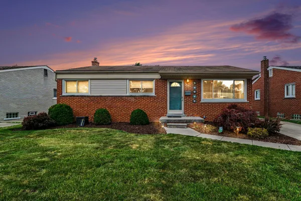 $295,000 | 32413 Greenlawn Street, St. Clair Shores, MI 48082
