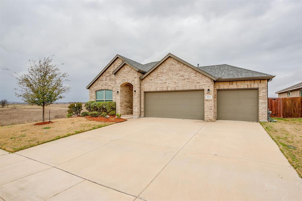 1824 Millbrae Road Cleburne, TX 76033 - Photo 4 of 38 440 Milverton