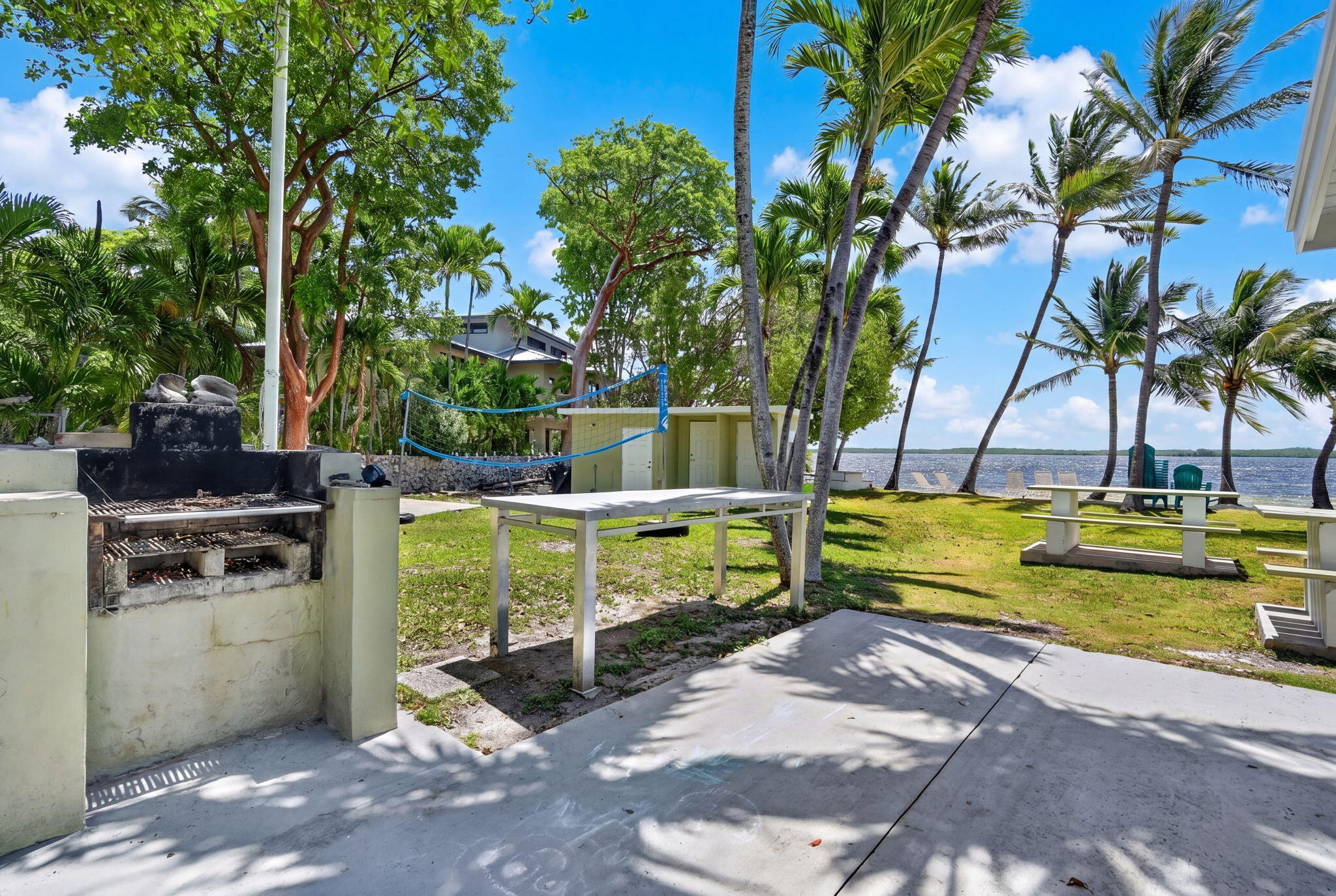 40 Transylvania Avenue Key Largo, FL 33037 - Photo 39 of 53 HOA Grill