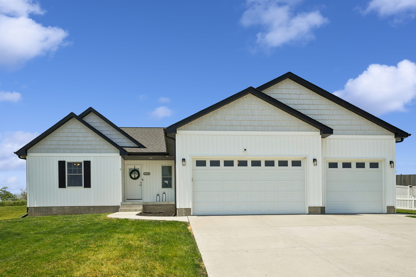 3548 Tower Court Clinton, IA 52732 - Photo 1 of 36