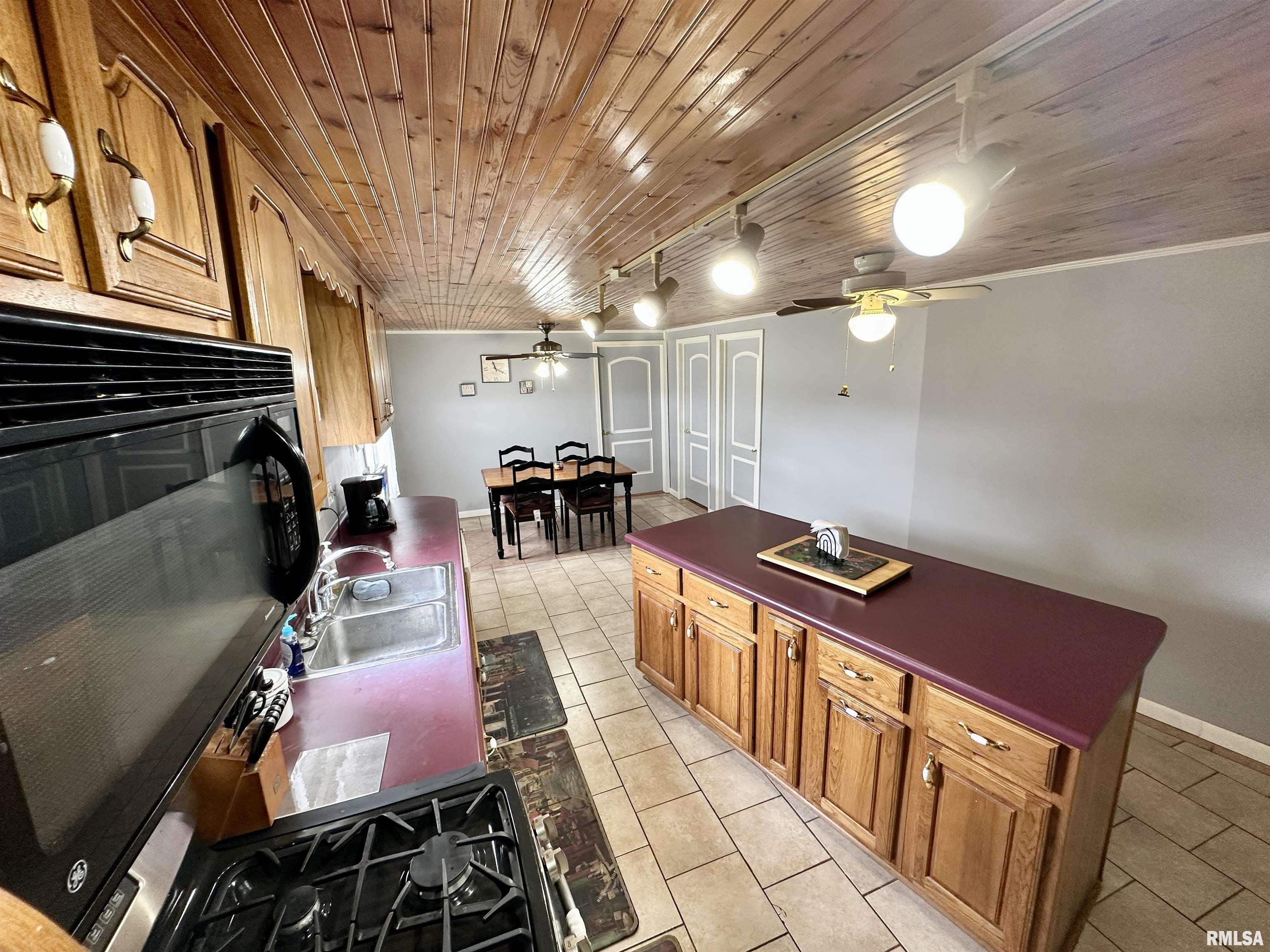 160 Beach Road Meredosia, IL 62665 - Photo 9 of 47