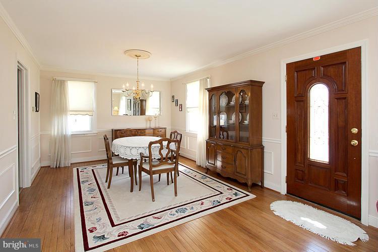 2513 Randolph Road Silver Spring, MD 20902 - Photo 2 of 9 Dining Room
