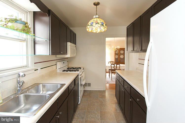 2513 Randolph Road Silver Spring, MD 20902 - Photo 4 of 9 Kitchen