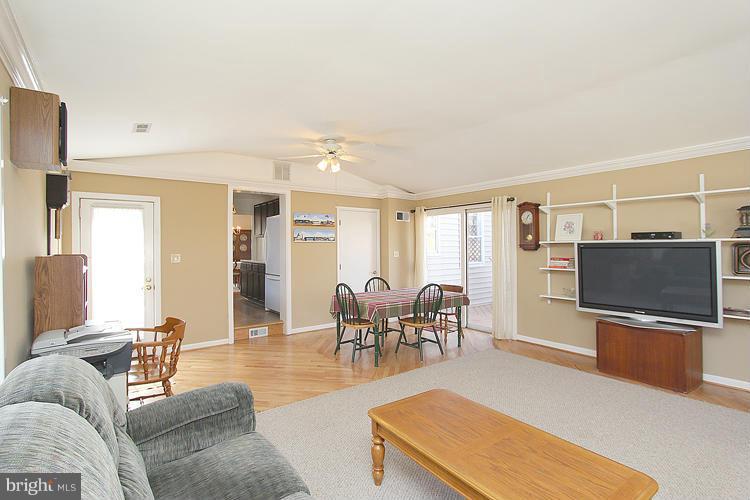 2513 Randolph Road Silver Spring, MD 20902 - Photo 6 of 9 Family Room