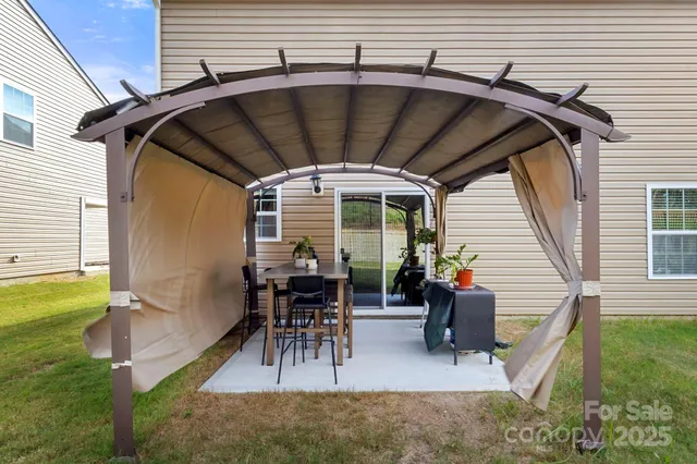 a view of outdoor space yard and patio