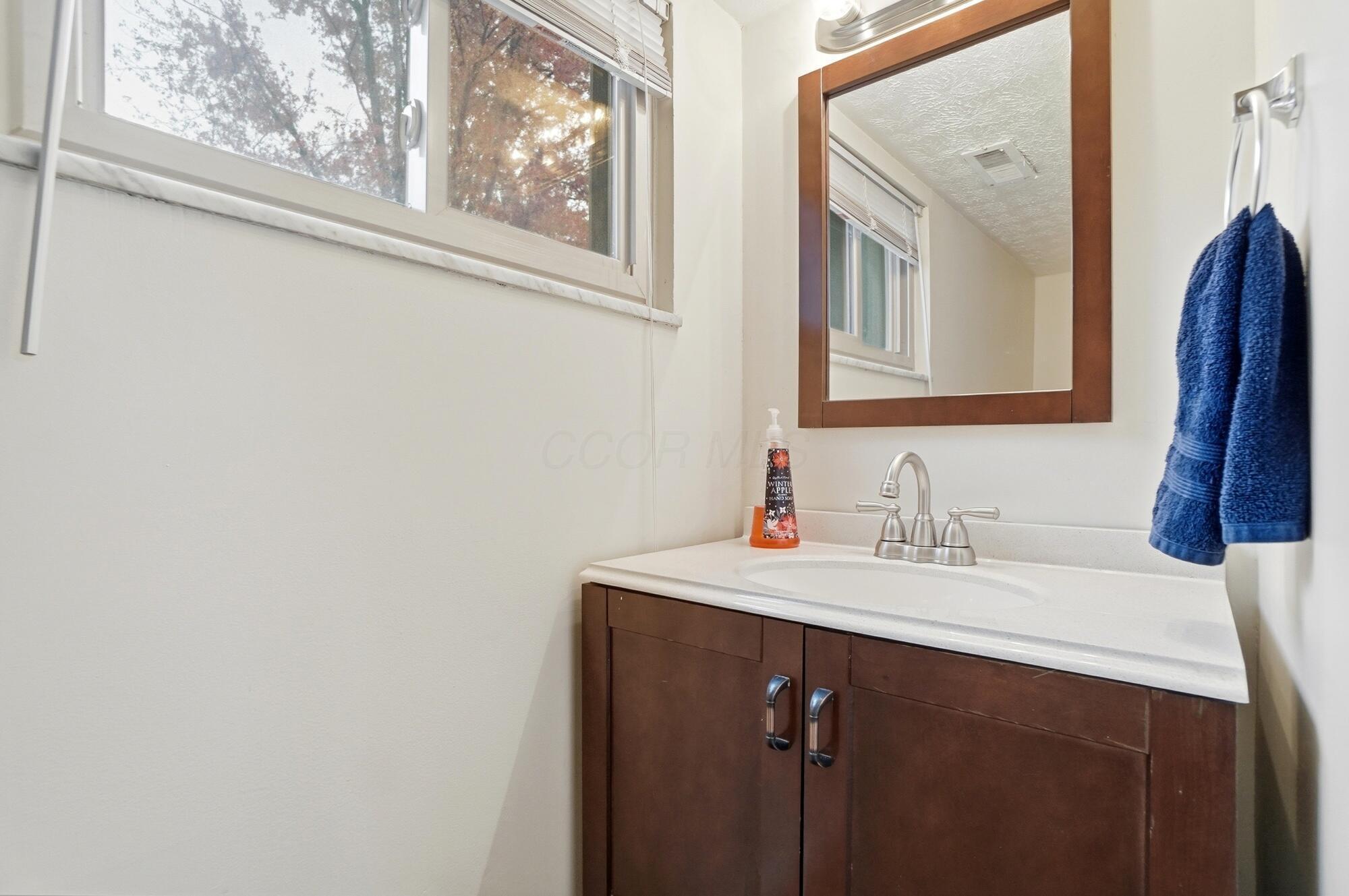 3512 Fox Run Road Westerville, OH 43081 - Photo 29 of 38 029