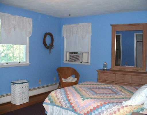 32 Riverside Drive Narragansett, RI 02882 - Photo 7 of 8 Master Bedroom.