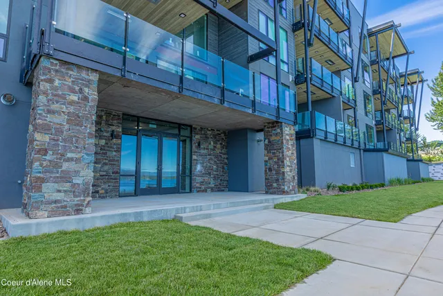 $3,890,000 | 802 Sandpoint Avenue, Unit 8106, Sandpoint, ID 83864