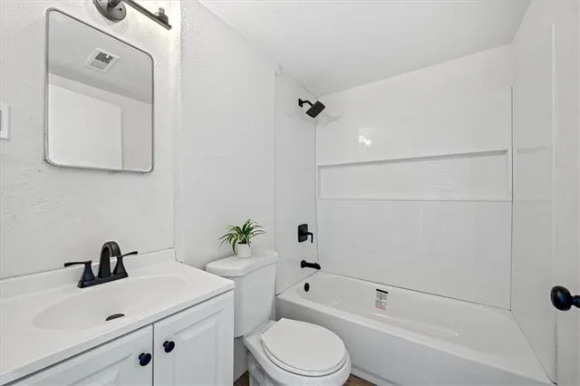 $189,999 | 728 South Kansas Avenue, Olathe, KS 66061