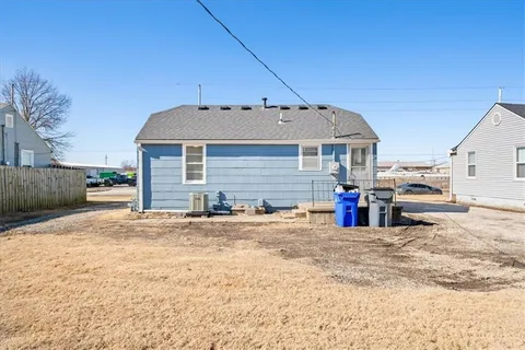 $189,999 | 728 South Kansas Avenue, Olathe, KS 66061