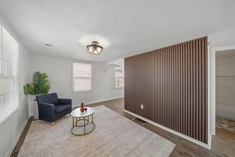 $189,999 | 728 South Kansas Avenue, Olathe, KS 66061