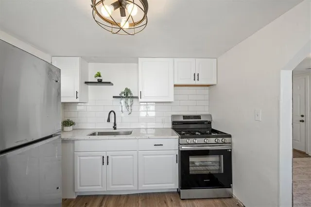 $189,999 | 728 South Kansas Avenue, Olathe, KS 66061