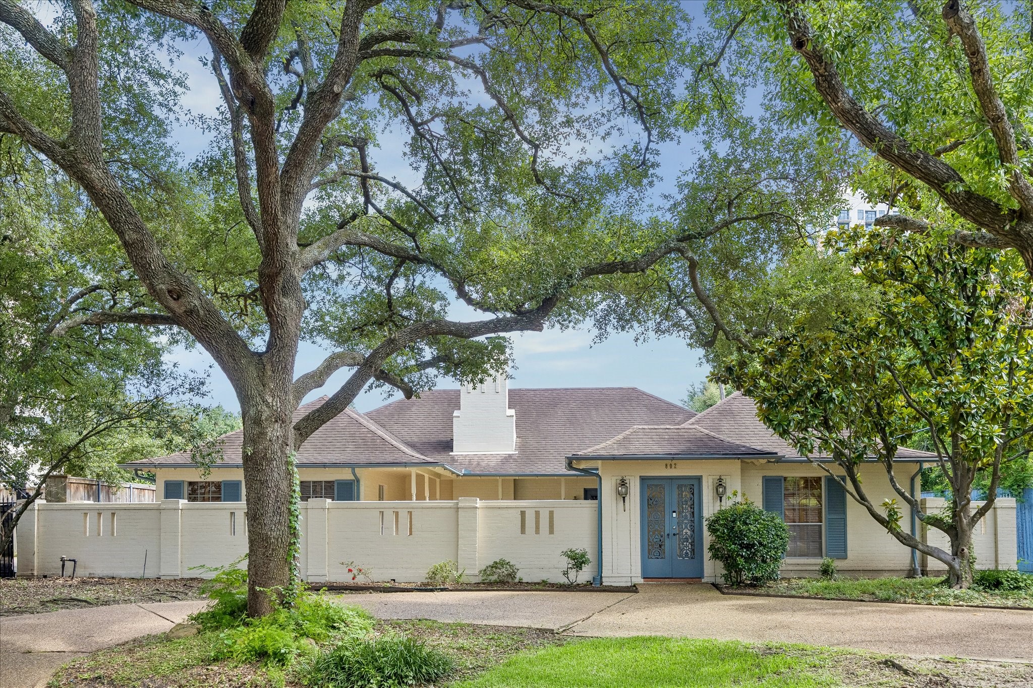 802 Old Lake Road Houston, TX 77057 - Photo 3 of 9