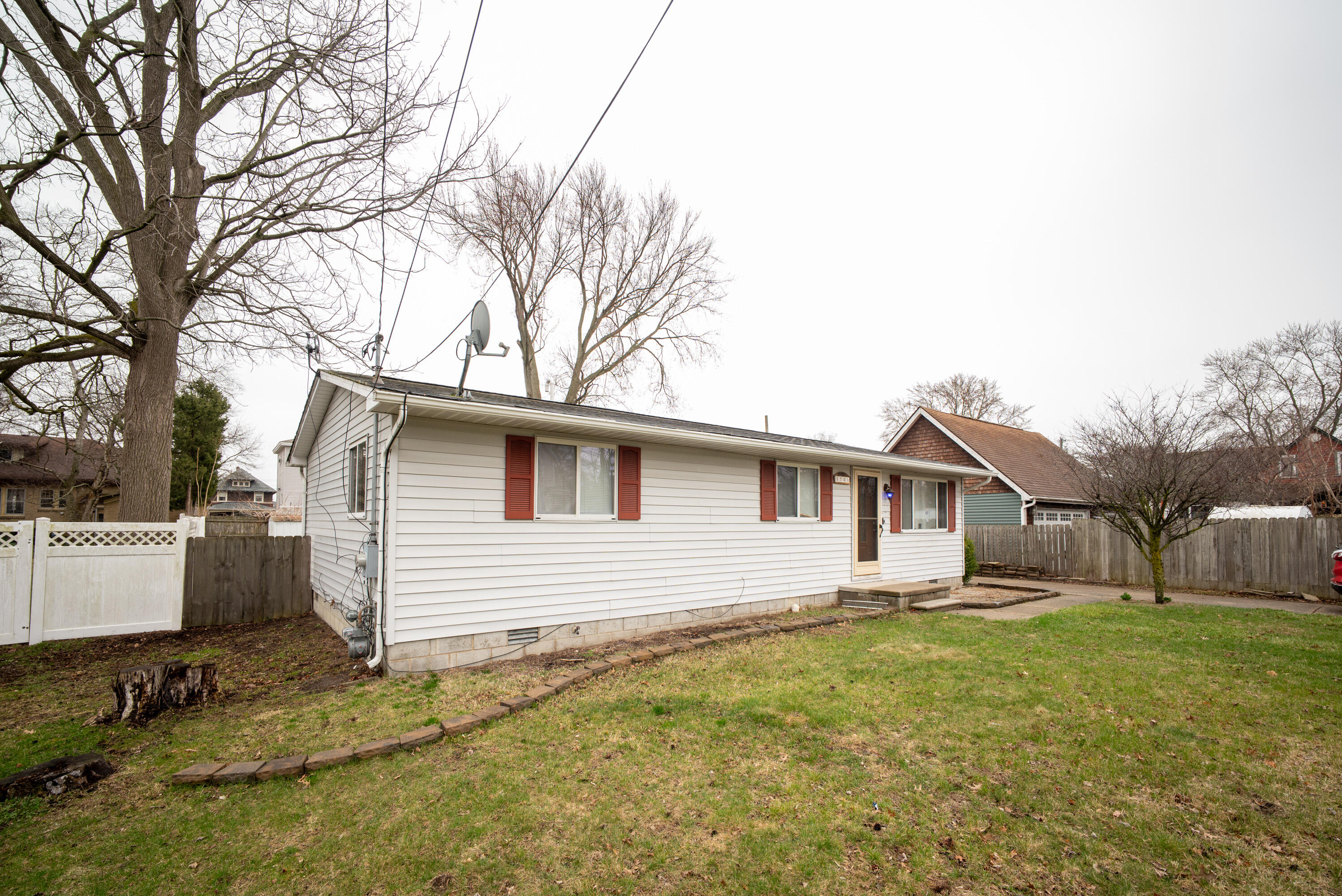 1720 Michigan Street Algonac, MI 48001 - Photo 25 of 32 24