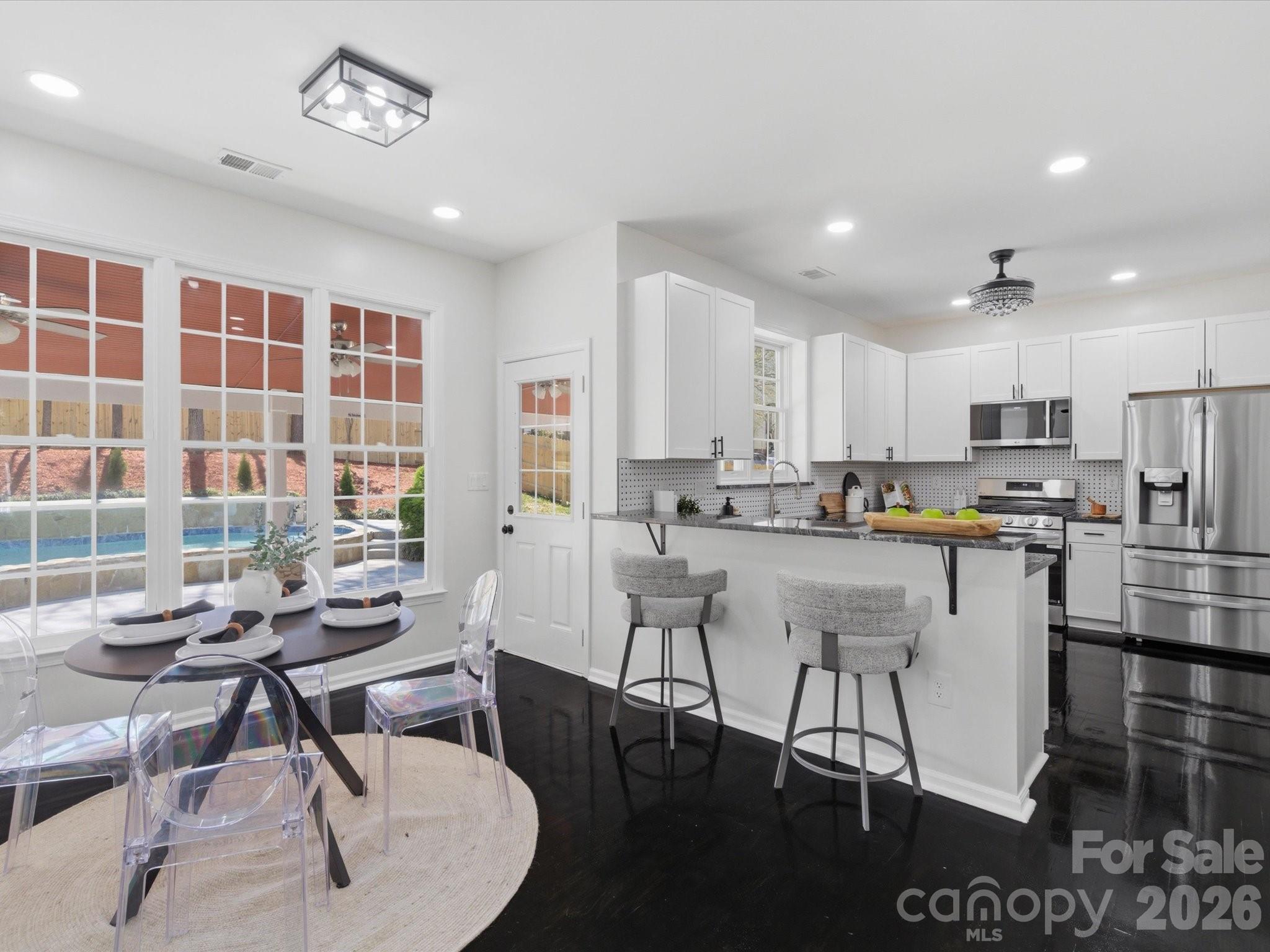 7702 Harrington Woods Road Charlotte, NC 28269 - Photo 13 of 41