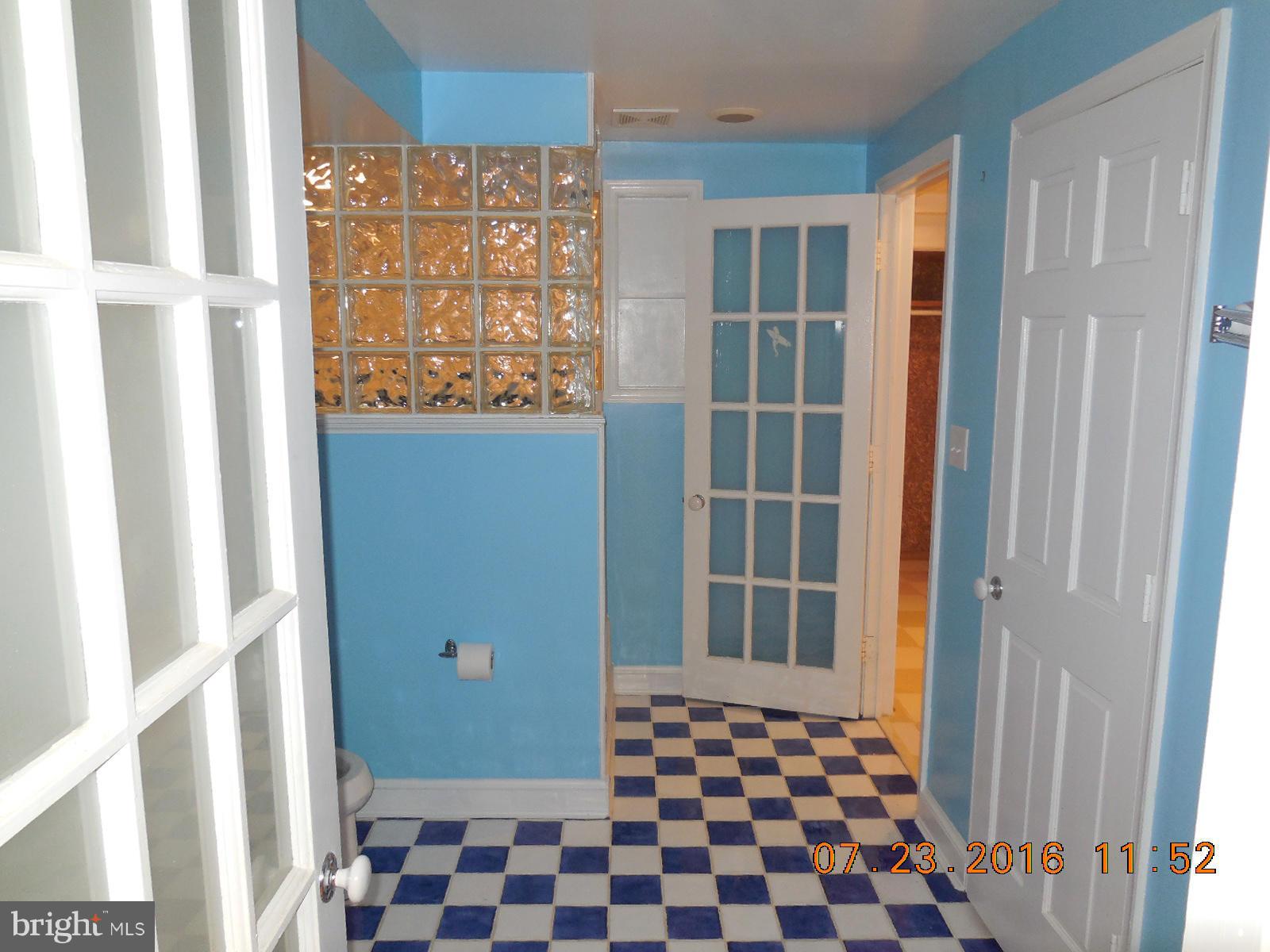 15212 Turkey Foot Road Gaithersburg, MD 20878 - Photo 22 of 30 Bath