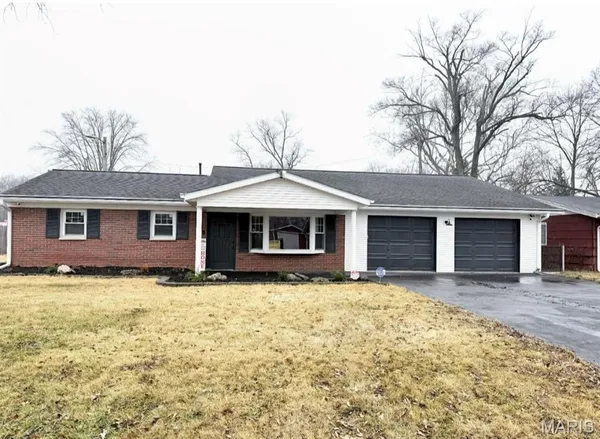 $105,000 | 27 East Adams Drive, Cahokia, IL 62206
