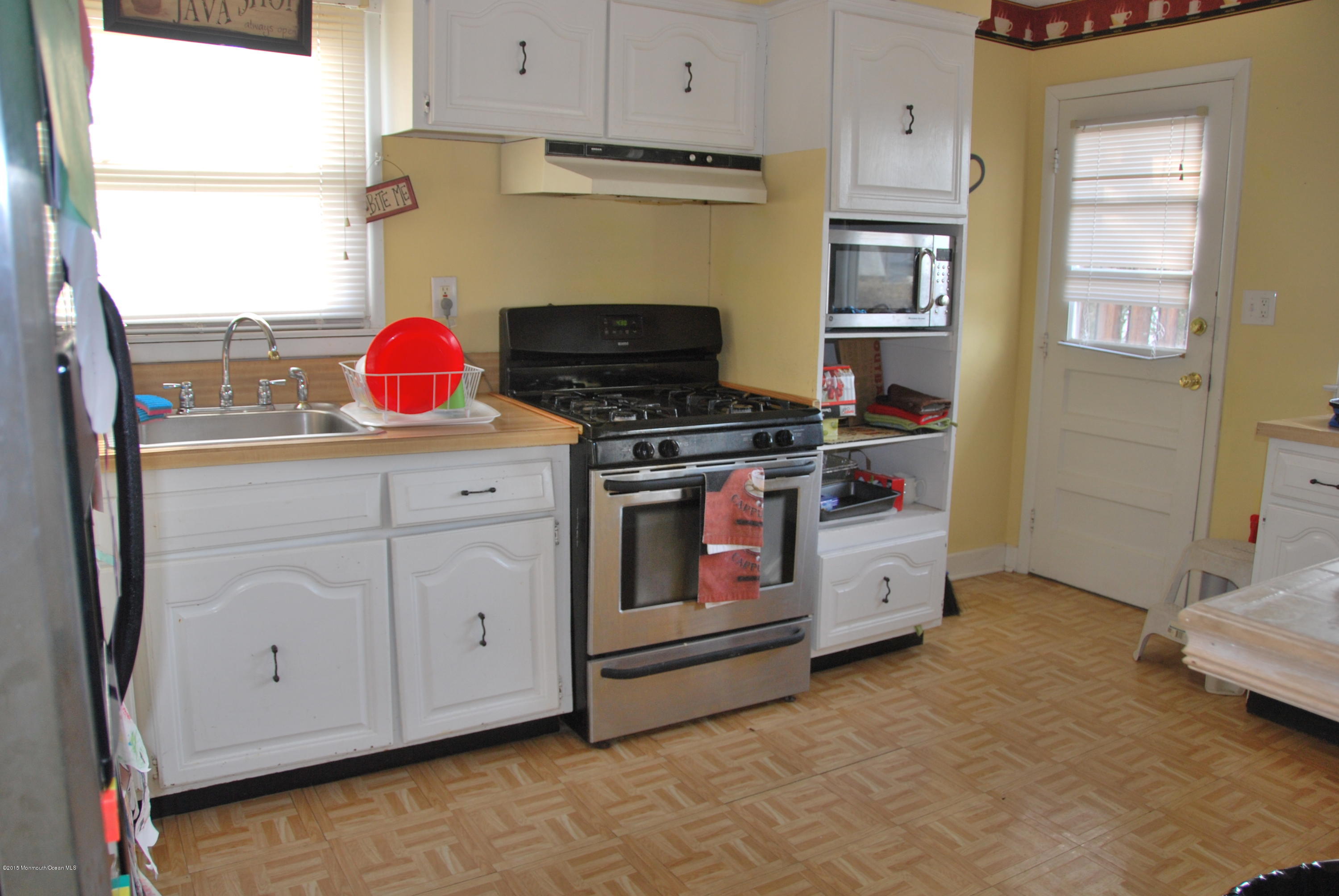386 Harmony Road Middletown, NJ 07748 - Photo 3 of 14 kitchen