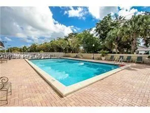 $1,600 | 1805 Sans Souci Boulevard, Unit 321, North Miami, FL 33181