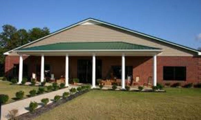 6 Laura Lane Iuka, MS 38852 - Photo 23 of 25 front view of a house with a yard